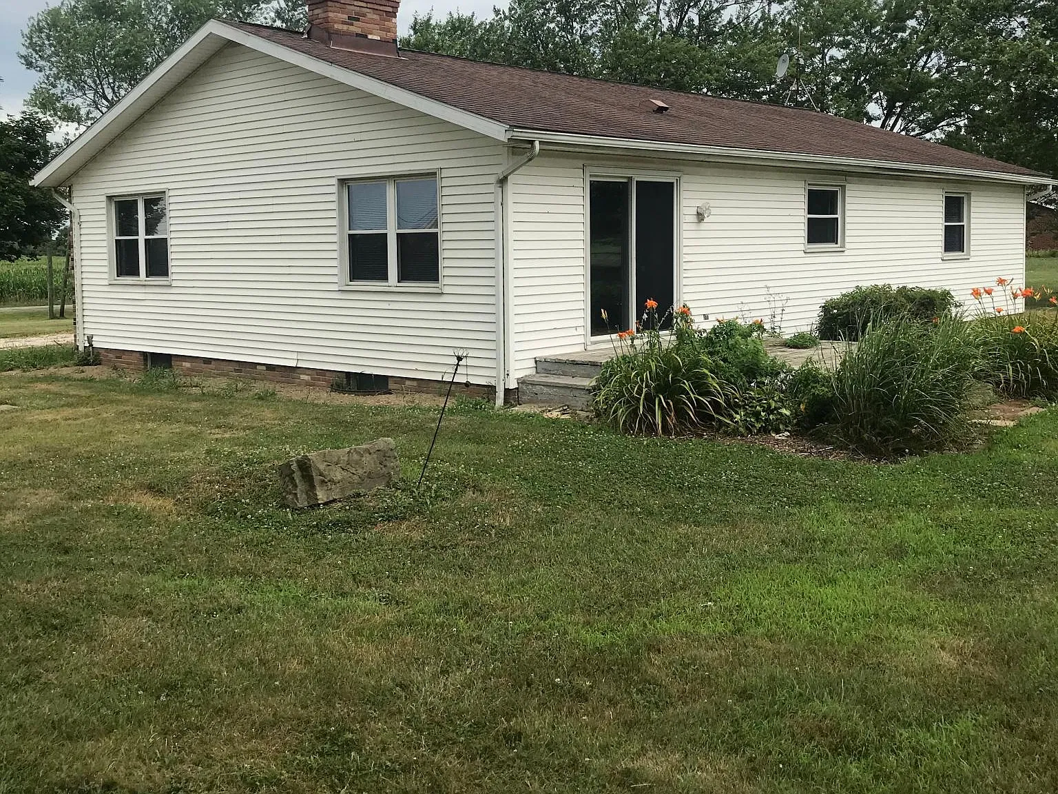 3 bed, 1798 sqft, $1,400 — Photo 2