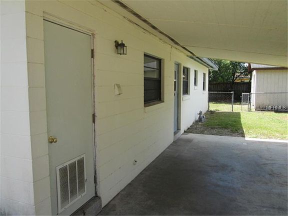 2nd image of 1016 Hawkes Ave