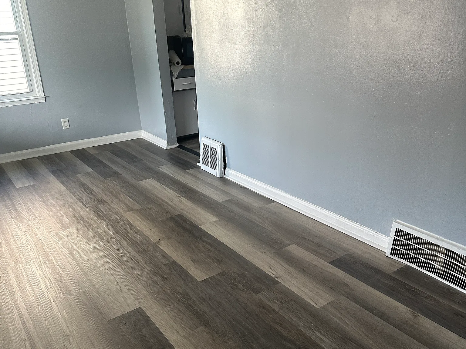 3 bed, 1.5 bath, 1000 sqft, $1,300 — Photo 4