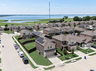 1614 Petrolia Dr, Forney, TX 75126