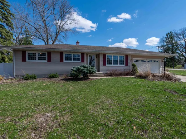 1018 Tee St, Dixon, IL 61021