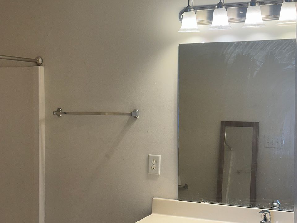 1st image of 112 Court Yard Ln