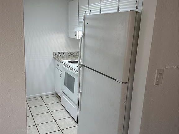 4th image of 3140-3140 SE 1st Ave #27