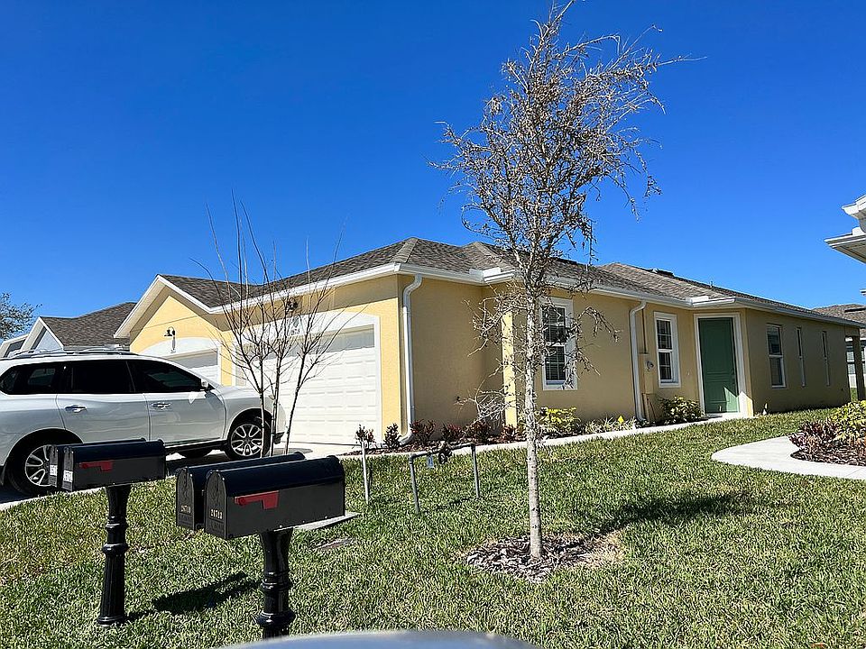 1st image of 26715 Waverly Ct