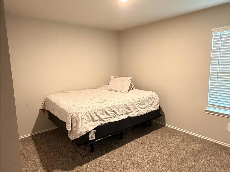 2406 Heeney Park Ln — Photo 5