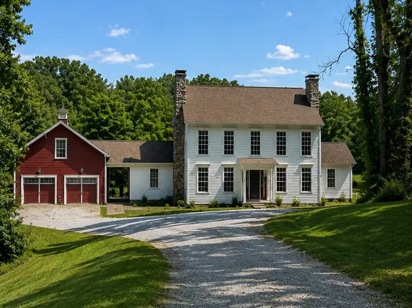 597 Cummings Ln, Cottontown, TN 37048