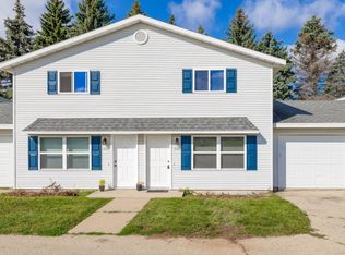 1051 W South Park Ave #1055, Oshkosh, WI 54902