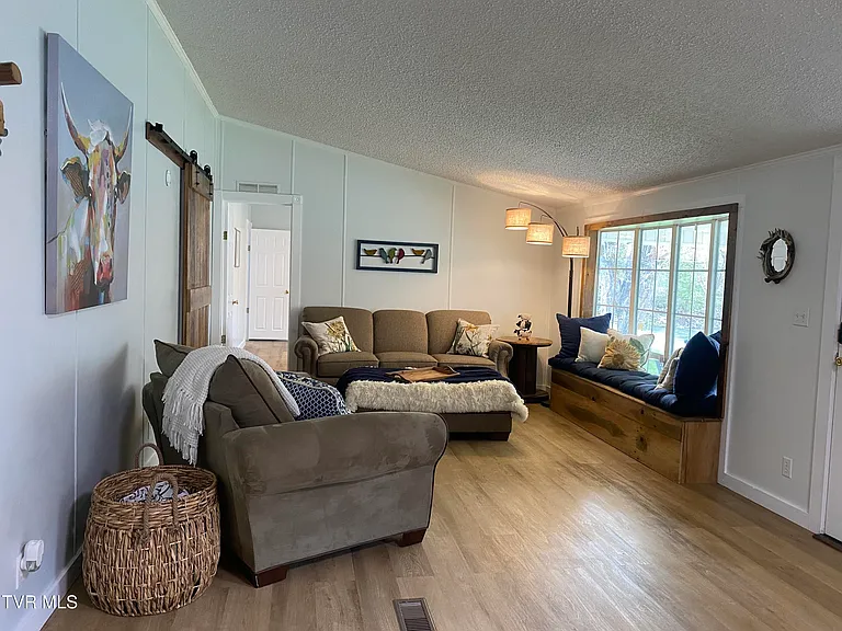 21570 Alvarado Rd — Photo 4