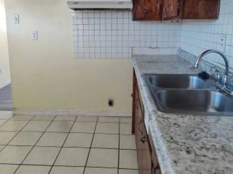 820 Ortiz Dr SE #A — Photo 12