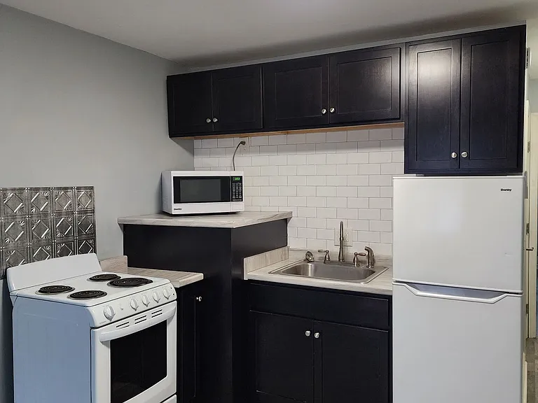202 Woodruff St #13 — Photo 5