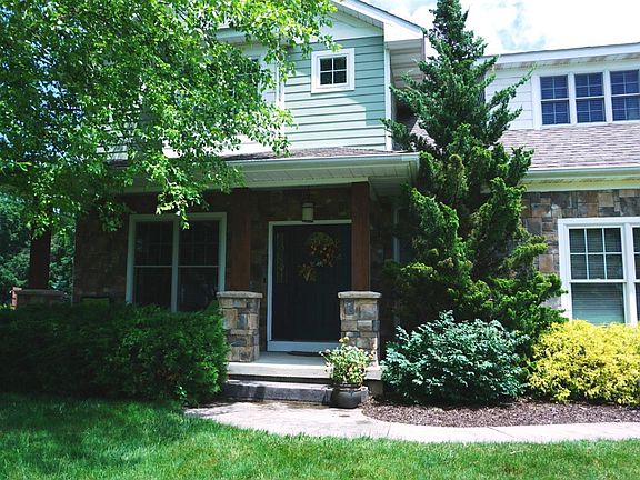 2nd image of 5404 Sandy Acres Dr