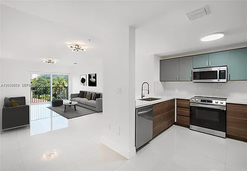 2280 SW 32nd Ave #201 Photo 1