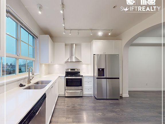 05_9-8438 207A St_spacious kitchen_01062025