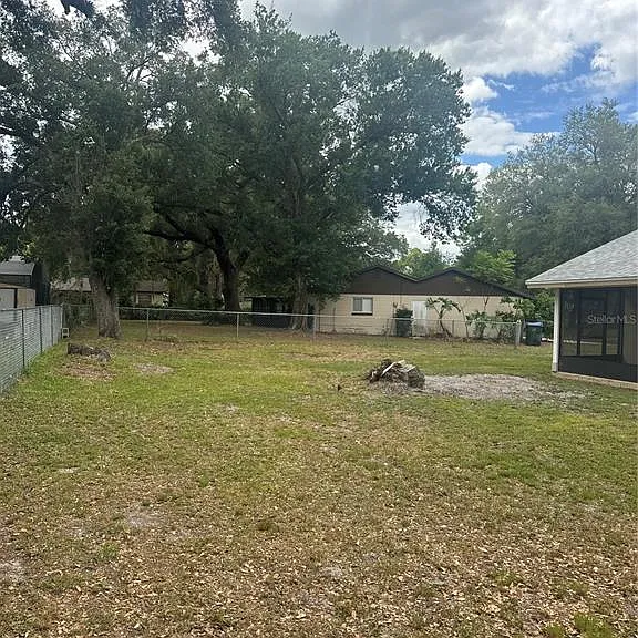2329 Pine Tree Ct — Photo 5