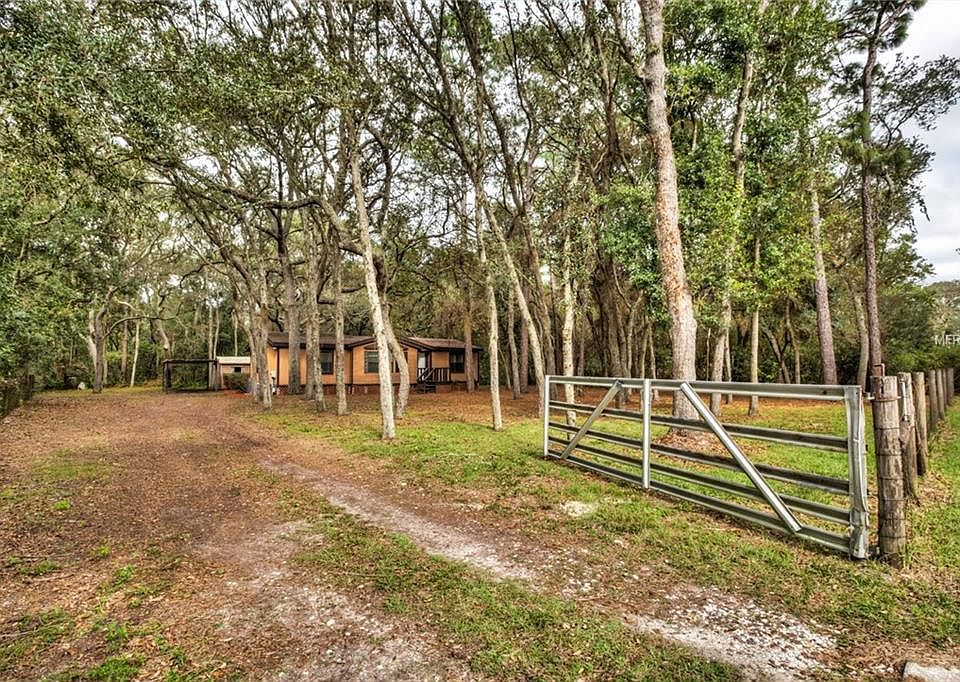 1st image of 21125 Evergreen Ct