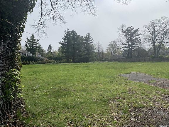 5th image of 233 Woodside Dr