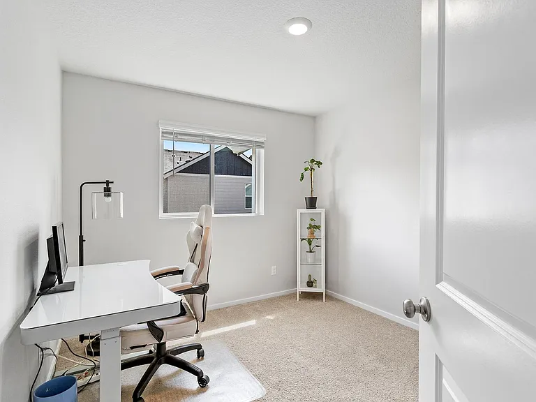 876 N 18th Ave — Photo 31