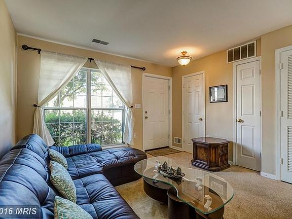 3rd image of 13103 Shadowbrook Ln