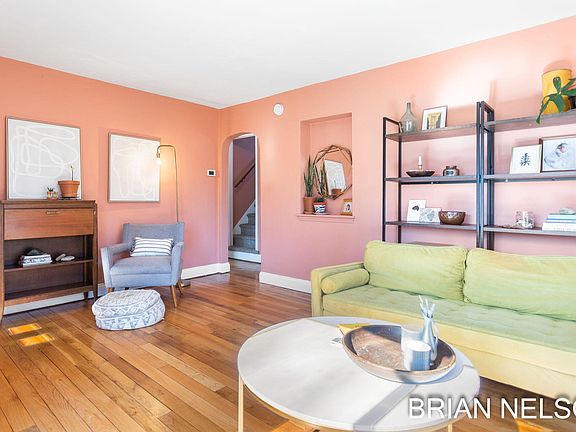 5th image of 115 E 34th St