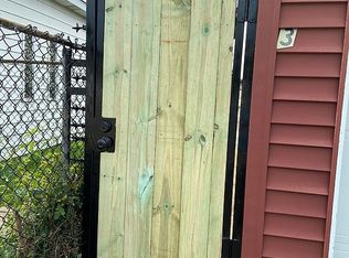 653 Escanaba Ave, Calumet City, IL 60409