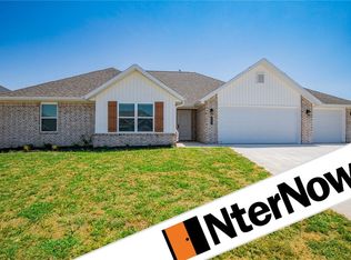 641 Kayla Maria St, Prairie Grove, AR 72753