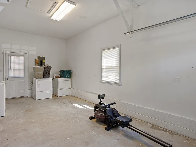 1810 Mehrens Ct — Photo 31