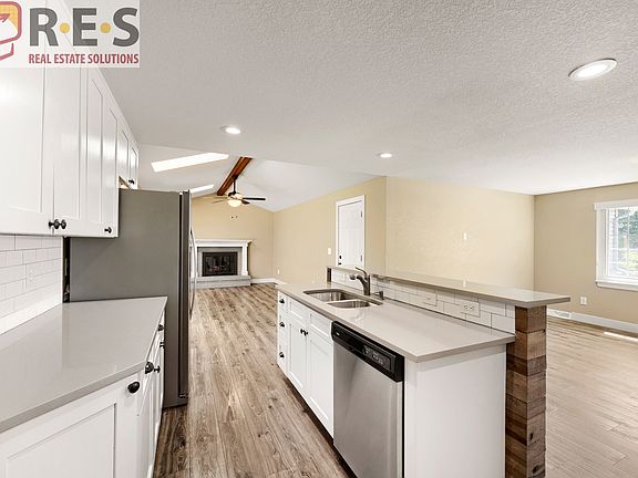 4th image of 3178 S Dayton Ct