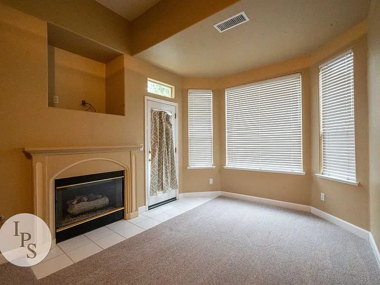 1891 E Oak Haven Dr — Photo 20
