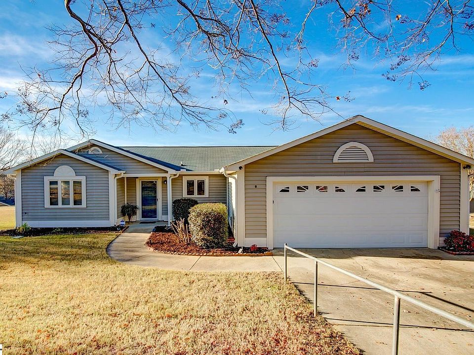 1st image of 9 Hillview Dr