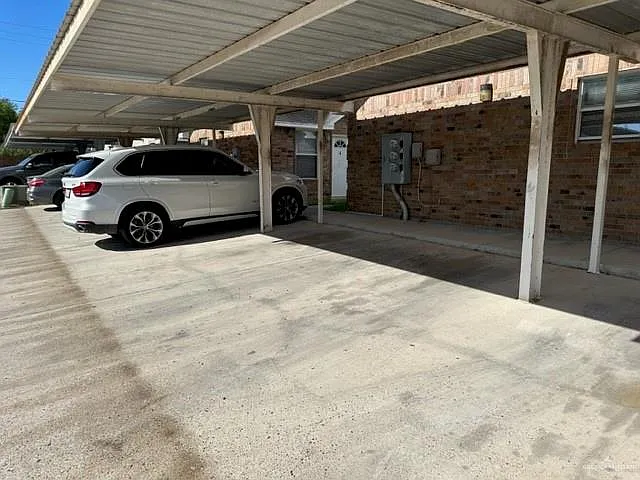 716 S Dfw Dr — Photo 11