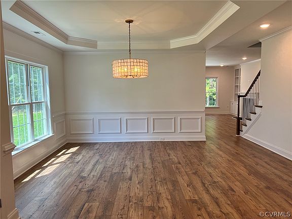 2nd image of 10417 Meadow Woods Court Gln