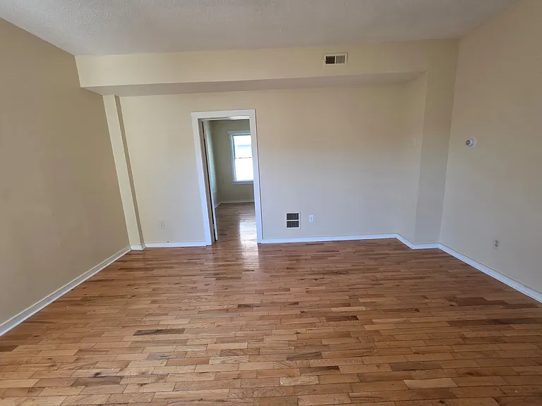 33 Dickerman St #4A — Photo 8