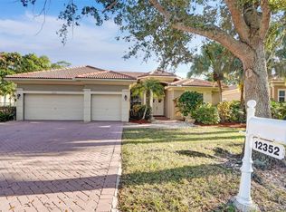 12352 NW 48th Dr, Coral Springs, FL 33076