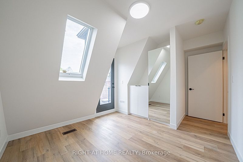 Toronto House for rent - 3 Bedrooms — photo 11