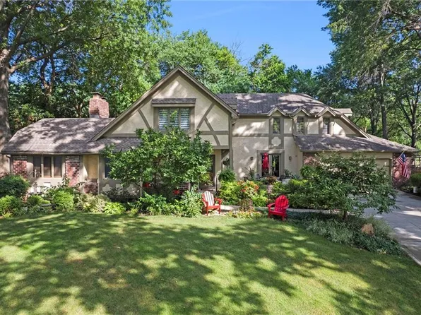 8139 Westgate Dr, Lenexa, KS 66215