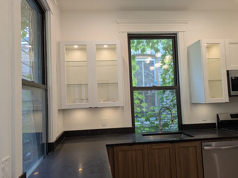 1327 N Maplewood Ave #3 — Photo 11