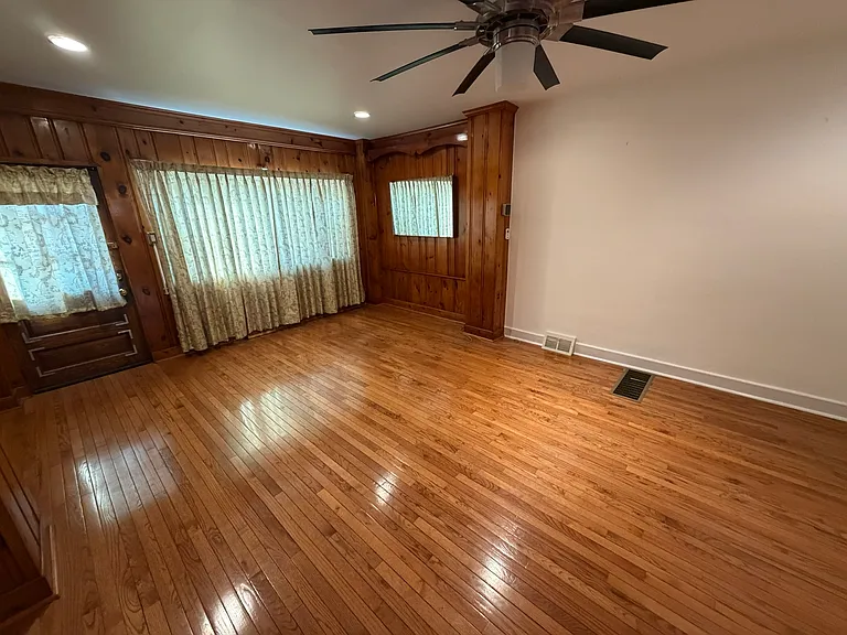 1535 Willow St — Photo 4