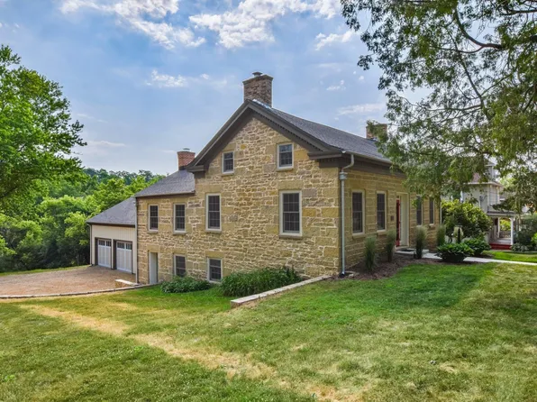 235 Davis St, Mineral Point, WI 53565