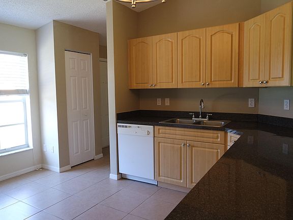 4th image of 2157 SE Gaslight Street