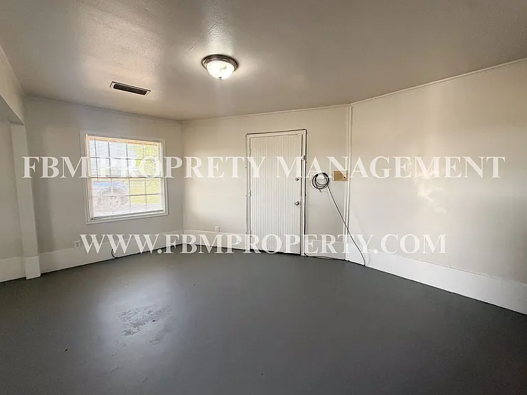 2200 Country Club Rd #A — Photo 2