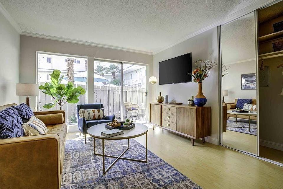 1st image of 1304 Whipple Ave #107