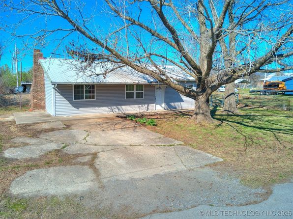 27259 E 742nd Rd, Wagoner, OK 74467