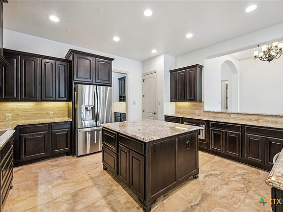 5th image of 915 Wilderness Oaks