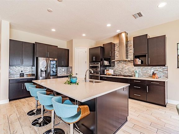 5th image of 813 Terra Vista St