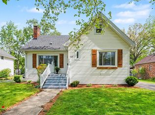 1215 Cambridge Dr, Kalamazoo, MI 49001