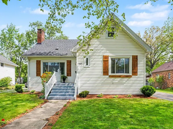 1215 Cambridge Dr, Kalamazoo, MI 49001