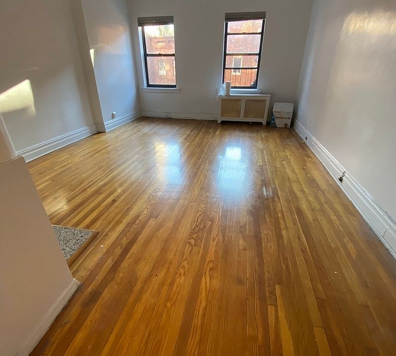 2nd image of 239 E 33rd St APT 4C