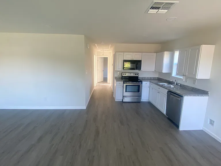 1502 Menchaca St — Photo 5