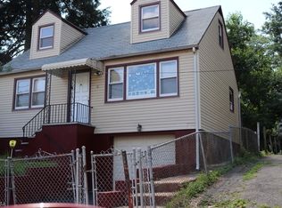 9-11 Crown St, Newark, NJ 07106