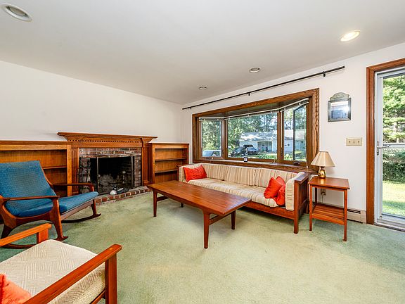 2nd image of 382 Mariner Circle